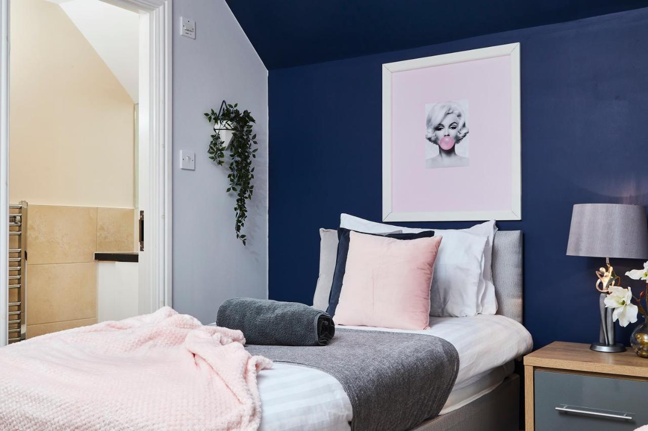 Striking Monroe Suite! Bath Zewnętrze zdjęcie