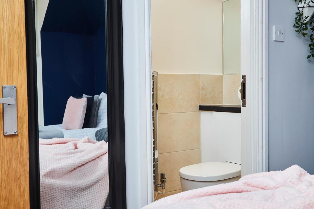 Striking Monroe Suite! Bath Zewnętrze zdjęcie